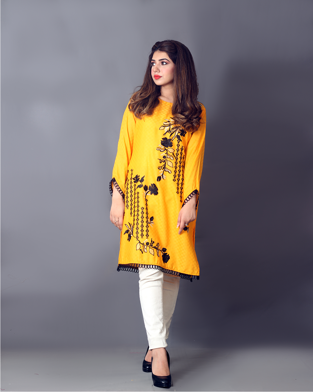 MUSTARD BLK FLORAL EMB SHIRT