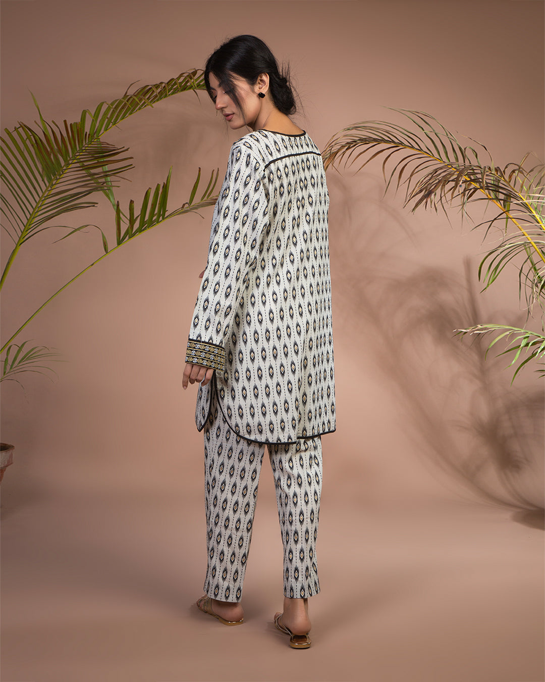 CRÈME IKAT JACQUARD CORD- SET