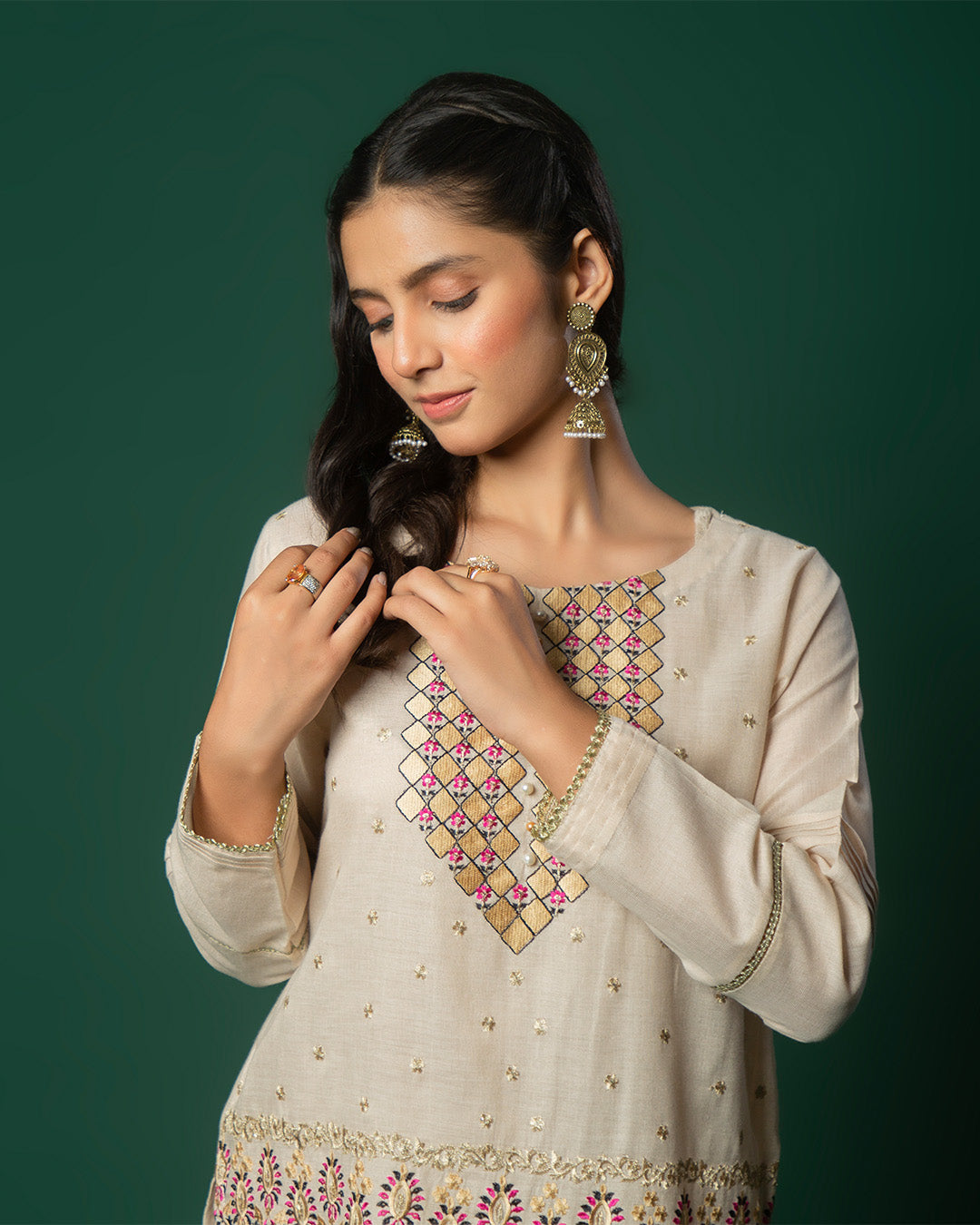 GOLDEN MASOORI PAISLEY EMB 2PC