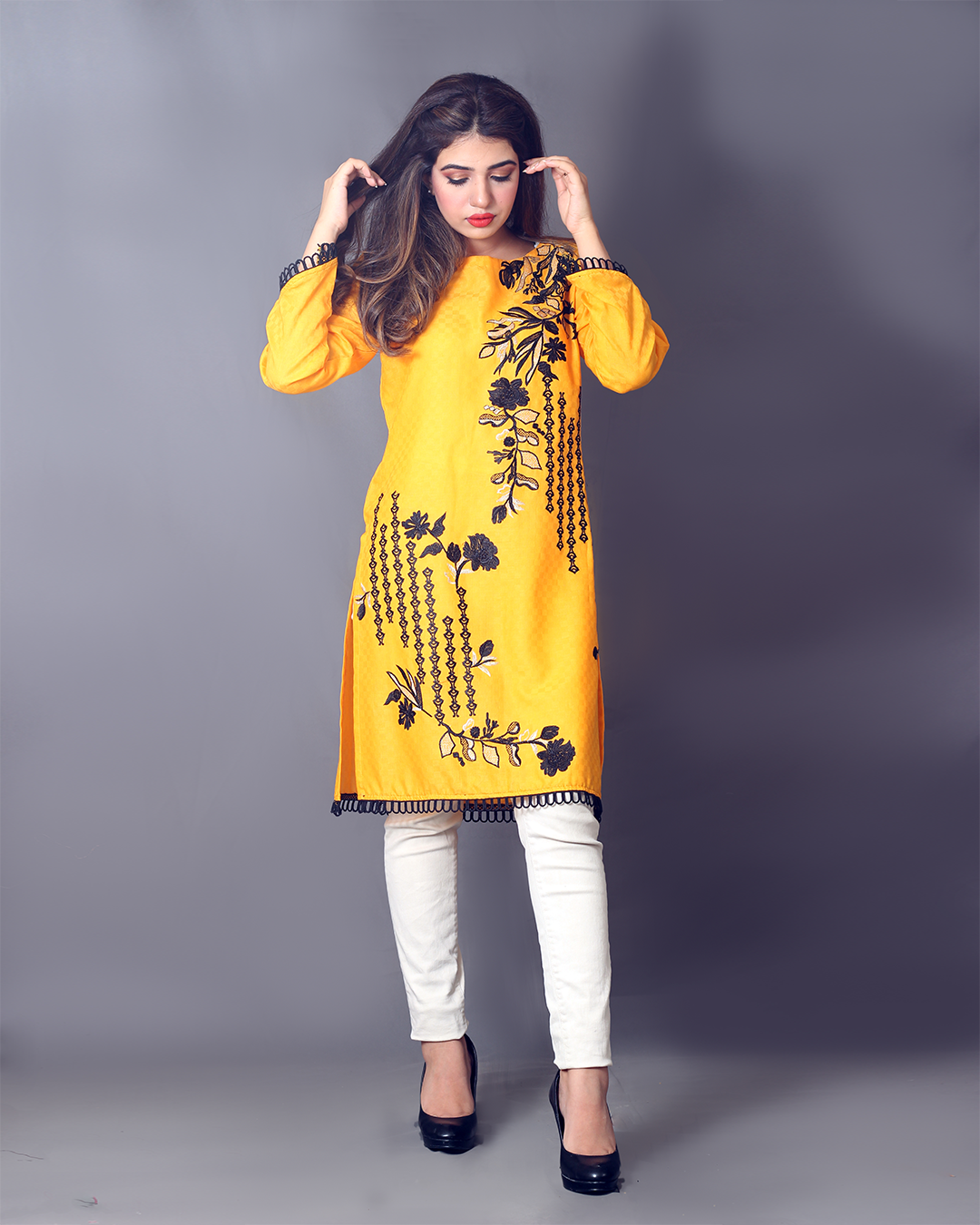 MUSTARD BLK FLORAL EMB SHIRT