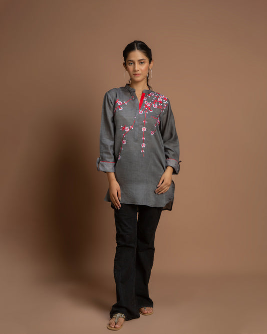 GREY CHAMBRAY FLORAL TOP