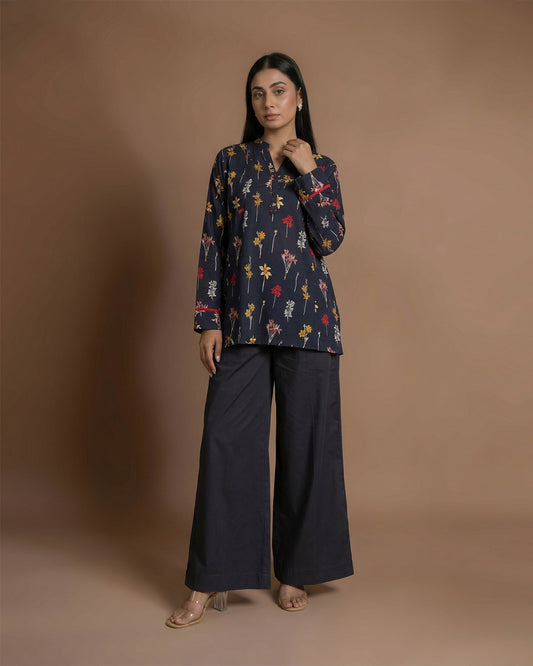 NAVY FLORAL PRINT TOP