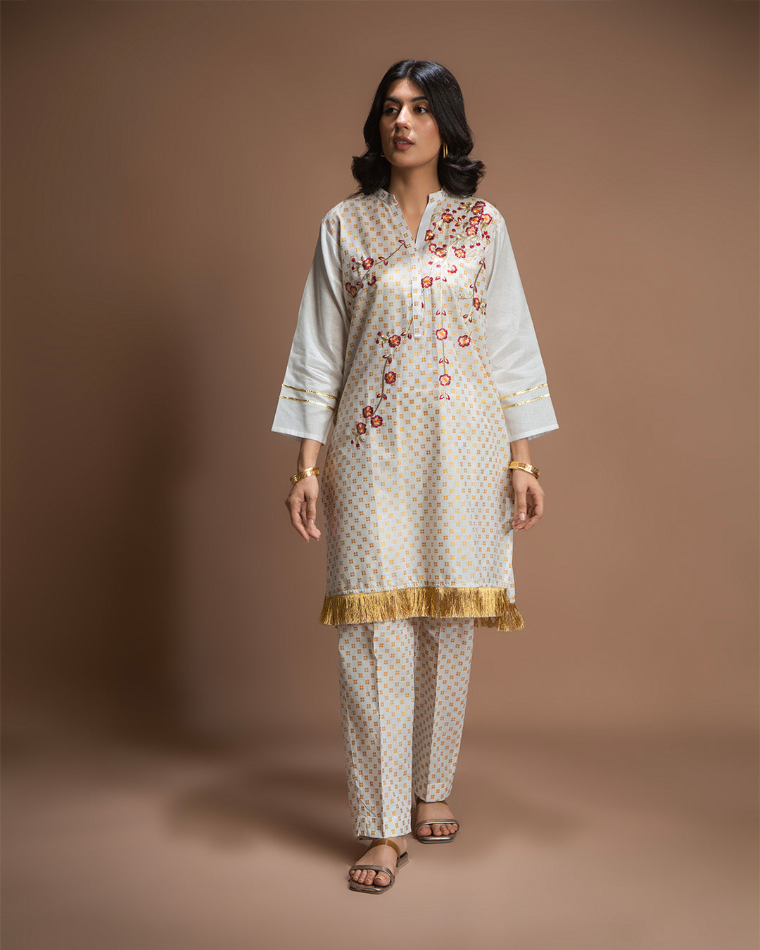 WHITE GOLD PRINT SIDE EMB 2PC