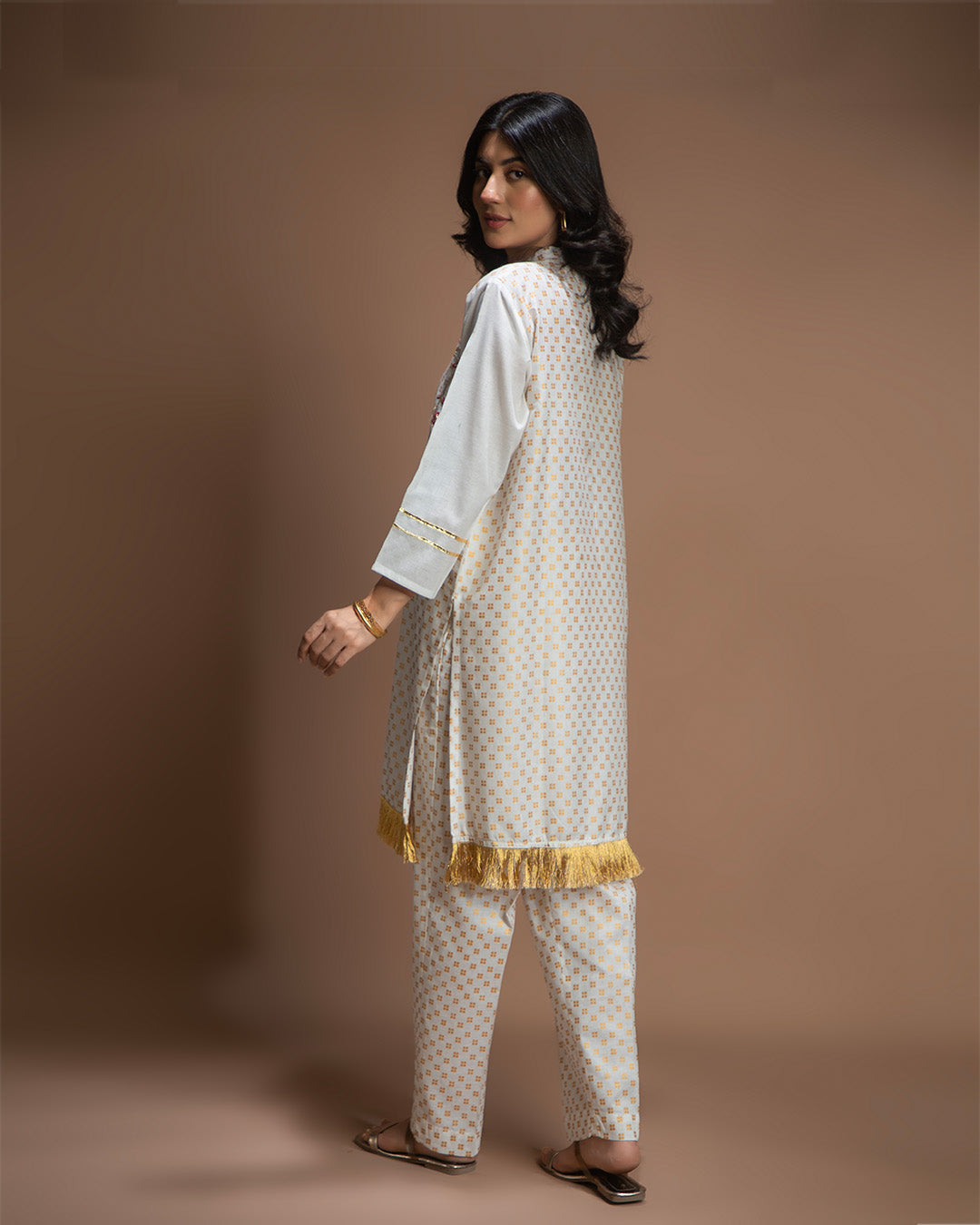 WHITE GOLD PRINT SIDE EMB 2PC