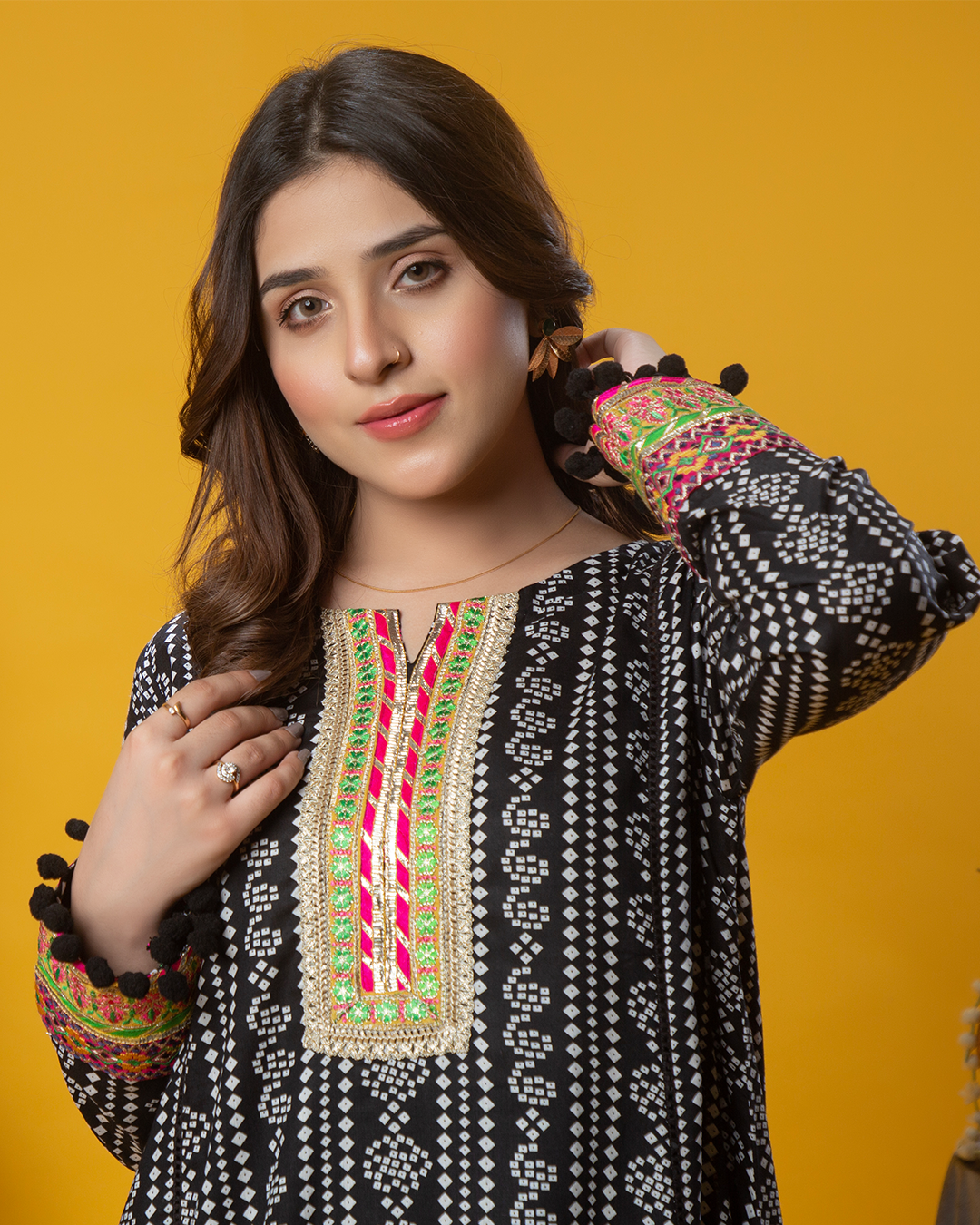 BLK PRINTED EMB BORDER FLARE