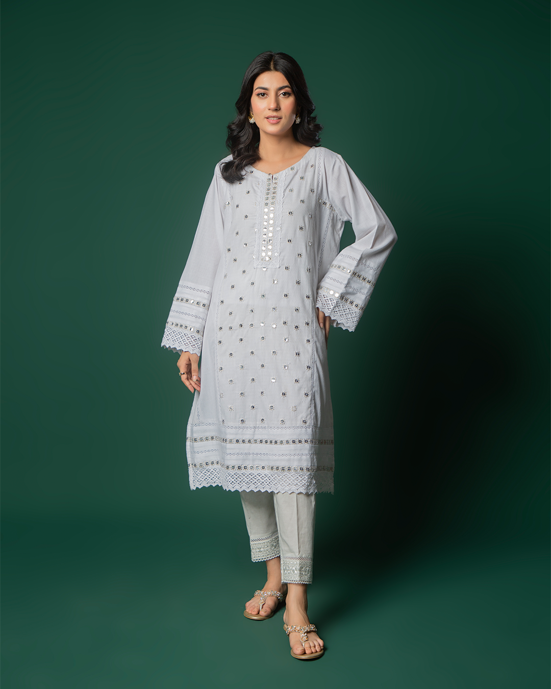 WHITE SEQUINS EMB FLARE