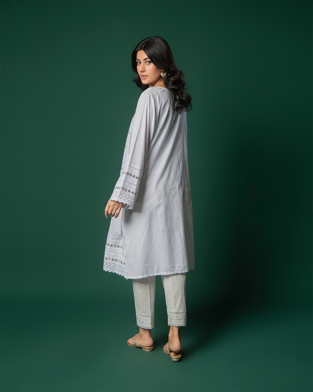 WHITE SEQUINS EMB FLARE