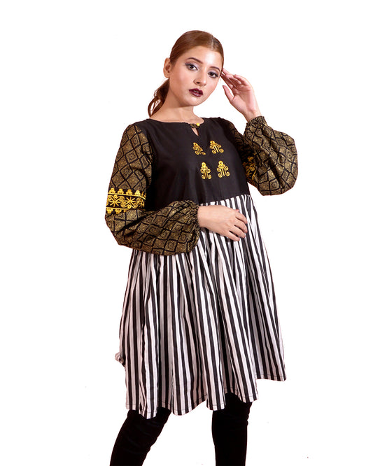 STRIPED PLEATED SINDHI MOTIF FLARE TUNIC