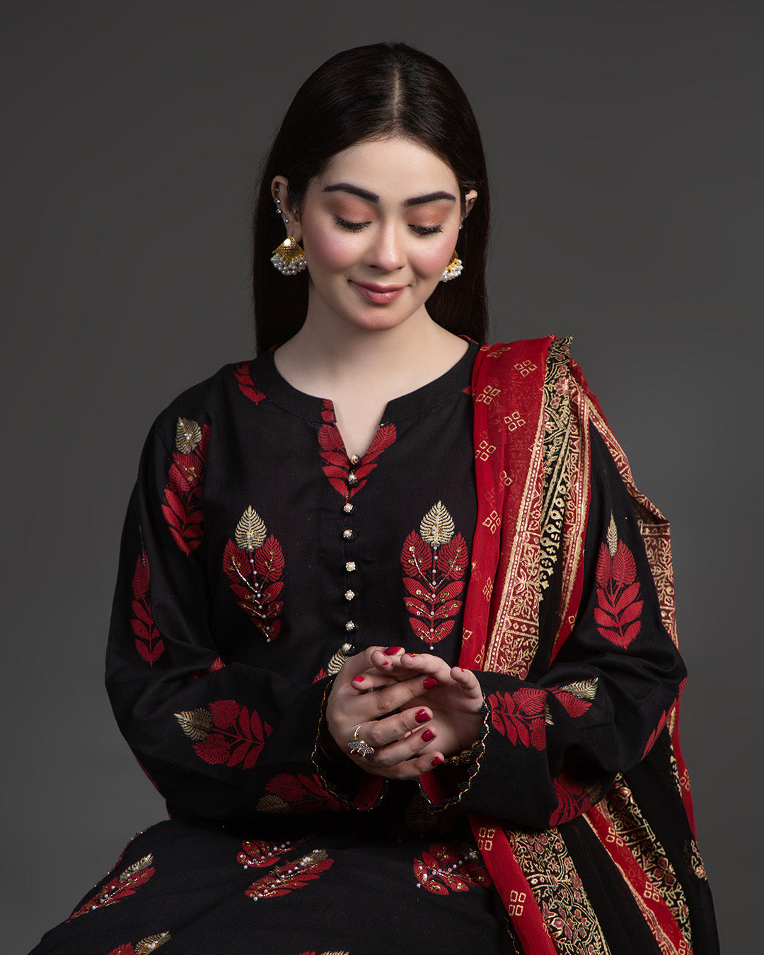BLK AND RED EMBELLISHED LEAF JACQUARD 2PC