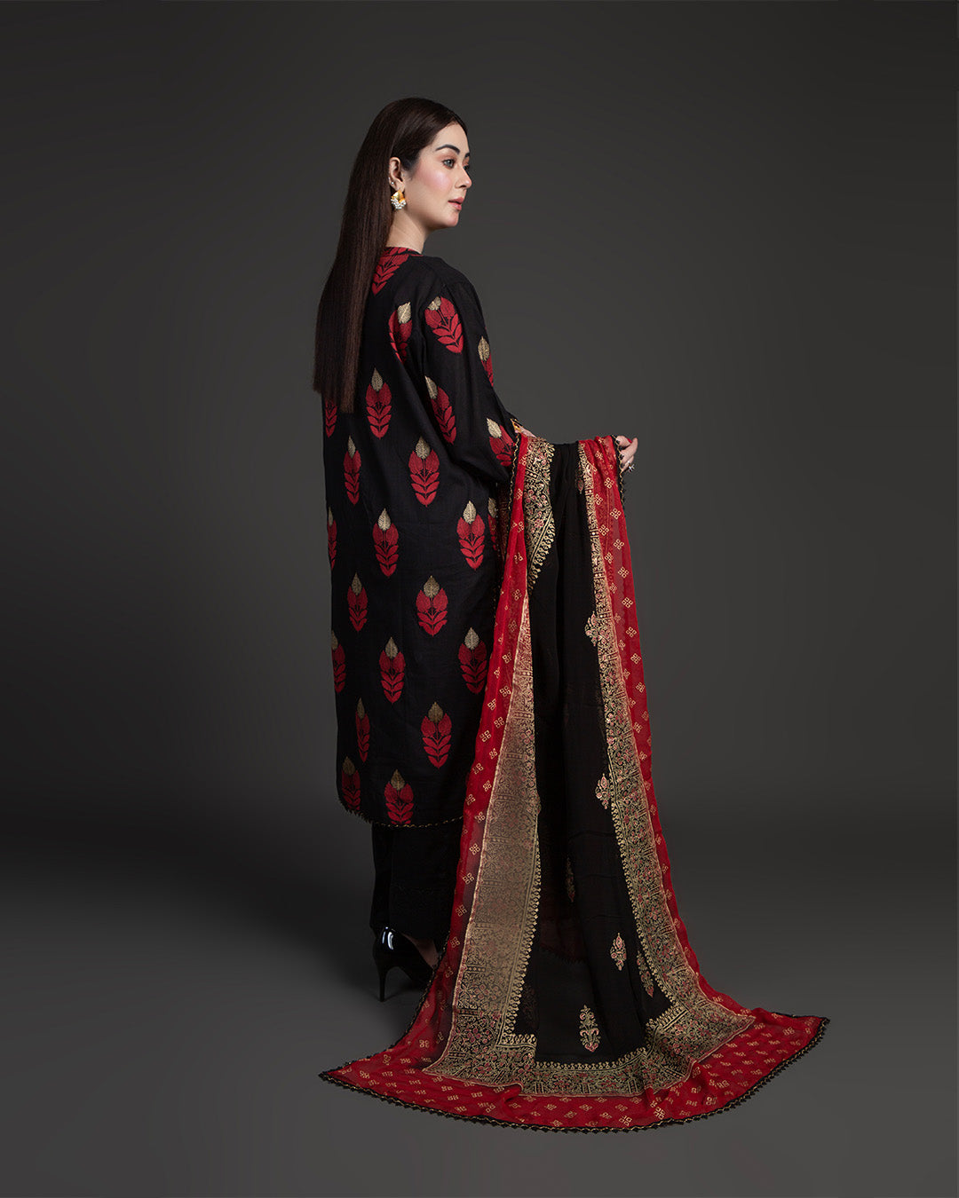 BLK AND RED EMBELLISHED LEAF JACQUARD 2PC