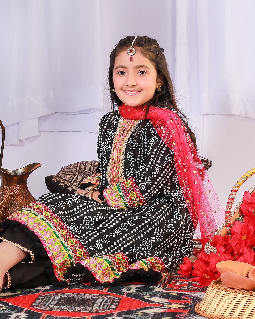 BLK CHUNRI GHERA EMB FLARE TROUSET SET